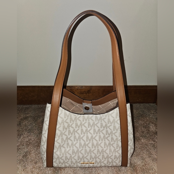 Michael Kors Rosemary Tan and Cream Shoulder Bag - Picture 1 of 6